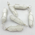 Sechs weiße Kristall-Sechskant-Anhänger in eleganter Silberdraht-Wicklung - Weißer Jade