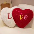 Herz-Plüschkissen in Rot und Weiß mit LOVE-Stickerei aus weichem Teddy-Fleece-Stoff - Lammwolle - Chinarot (LOVE Stickerei) / 55*40cm