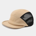 Dettaglio del cappellino camp kaki con pannelli laterali in mesh nero per traspirazione - Regolabile / Cachi