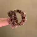 Pince à cheveux en peluche à motif léopard avec fourrure synthétique pour femmes - Boucles d'Oreilles Demi-Cercle en C en Peluche Léopard (76#)