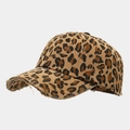 Dettaglio ravvicinato del cappello leopardato vintage con finiture consumate - Regolabile / Cachi