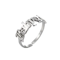 Makroansicht verstellbarer silberner Edelstahlring mit Baby-Schriftzug im Gothic-Stil - Babygirl / Silber