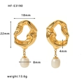 Orecchini a lava in acciaio inossidabile placcato oro 18K con pendenti in perla d'acqua dolce - Stile Perla Lavica Irregolare Dorata (HF-E3190) / Oro 18K