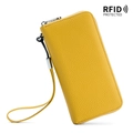 Gelbe RFID-Geldbörse aus genarbtem Leder mit Handschlaufe und silbernem Reißverschluss - Hellgelb