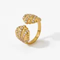 Bague ouverte dorée en forme d'éventail avec motif coquillage et zircons blancs - Style Double Coquille Dorée avec Zirconia (KD836)
