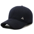 Berretto invernale da uomo blu scuro con fodera in pile e stemma in metallo - Regolabile / Blu navy