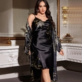 Conjunto de bata y camisón de satén negro de talla grande con estampado floral - 1XL / Cereza Negra