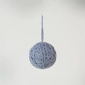 Pallina di Natale in lana azzurra da 5 cm con cordino di sospensione coordinato - Blu Chiaro