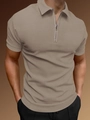 Detail van kaki wafelgebreide textuur en kraag met rits op dit slim-fit poloshirt voor heren - S / Beige