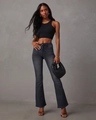 Tenue chic avec top dos nu noir, jean évasé anthracite et sac à main tissé à la mode - L / Noir
