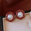 Orecchini a cuore in smalto rosso con perla bianca e base in metallo dorato lucido - Stile Perla con Vortice in Smalto / Perla Rosso Oro (106# Perno in Argento)