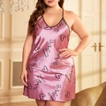 Camisón de satén rosa con estampado Love negro y patrones de corazones para mujer - 3XL / Rosa