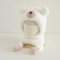 Dettaglio del cappello da orso in peluche bianco con pile spesso e maschera bimbo - 3-8 Anni / Bianco