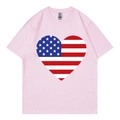T-shirt rose à col rond avec motif drapeau américain en forme de coeur - Rose (Cœur Drapeau)
