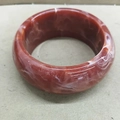 Retro geometric round resin bangle featuring reddish brown marbled pattern for women - Brown Marble Texture