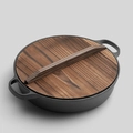 Poêle en fonte avec couvercle en bois naturel pour induction et cuisson polyvalente - Poêle + Couvercle en bois de cèdre / Poêle à deux anses 22cm (Hauteur 4cm)