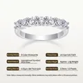 S925 Sterlingsilber Ring mit sieben 3mm Moissanit Steinen und 18K Goldbeschichtung - Feste Größe US 6