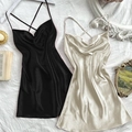Elegante seidene Satin-Nachthemden in Schwarz und Champagner mit Wasserfall-Ausschnitt - S / Schwarz+Khaki