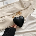 Mini sac à main noir en forme de cœur avec cadre doré et bandoulière chaîne - Noir