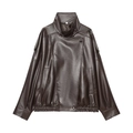 Dettaglio della giacca biker in ecopelle marrone scuro con texture a grana e collo alto - S / Marrone Scuro