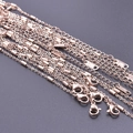 Dettaglio di catene in acciaio inossidabile oro rosa 1,6 mm con chiusura e estensione - Oro rosa