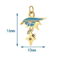 Vue détaillée du pendentif œil d'Horus doré avec émail bleu et incrustation cristal - Oeil du Mal (Anneau en Acier)