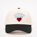 Gorra de béisbol bicolor en crema y negro con bordado HEAVEN MADE y un corazón rojo - Talla única / Crema/Negro