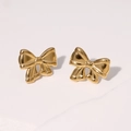 Orecchini a perno a fiocco dorati minimalisti in acciaio inossidabile finitura lucida - Oro