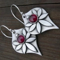 Orecchini vintage in argento 925 a forma di foglia con granato e motivi floreali bohémien - Pietra Rossa Retrò