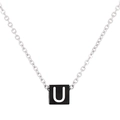 Collier chaîne argentée avec pendentif carré noir orné de la lettre blanche U - Lettre U (KN238024-Z)