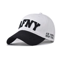 AFNY Baseballkappe in Schwarz-Weiß mit zerstörtem Schirm und hochwertiger Stickerei - AFNY Weiß