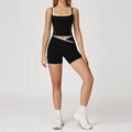 Zweiteiliges schwarzes Yoga-Set mit weißem Rand, High-Waist-Shorts und Neckholder-Top - S / Tank Top + Shorts / Premium Schwarz