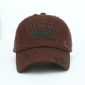 Casquette de baseball marron foncé délavée avec broderie Boston et effet vintage - Café