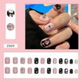 Kit de faux ongles French blush avec cœurs roses, croix noires et 24 embouts carrés-ovales - Diamant Rose Rock (Z600) / Type à Colle
