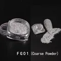 Nahaufnahme von FG01 grobem Silber-Reflexions-Nagelglitzerpulver im Glas und Farbmuster - Reflektierendes Diamantpulver FG-01 (Grob)