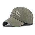 Dettaglio del ricamo Los Angeles sul cappello da baseball in cotone lavato verde - Cachi Lavato