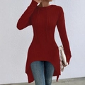 Détail du sweat à capuche en maille côtelée bordeaux avec ourlet asymétrique et cordon - S / Rouge
