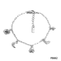 Bracciale in acciaio inossidabile argento con ciondoli pinguino, luna e fiori su sfondo bianco - Acciaio inossidabile / Bracciale Argento (PB882)