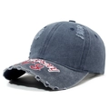 Vintage gewaschene blaue Baseballkappe mit Destroyed-Effekt und roter Bestickung - Verstellbar / Marineblau