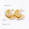 Macro detail of chunky gold hoop earrings with dimensions 30.5mm by 30mm and weight 12.5g - Chunky C-Hoop / Gold