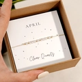 Vue détaillée du bracelet pierre de naissance d'avril en cristal de quartz - Avril-Quartz Clair (Coffret)