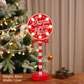 Segnale LED Santa Stop Here in legno da 30 cm con asta a righe per decoro natalizio - Rotondo