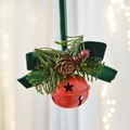 Campana de Navidad de metal rojo con recortes de estrellas y lazo de terciopelo verde - Campana Roja 5cm