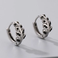 Orecchini a cerchio in argento con foglie d'ulivo e zirconi neri dal design vintage - Stile Foglia Retro Con Zircone Nero (KE110486-TOT)