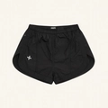 Pantalones cortos de jogging SMFK negros con logo de cruz sobre fondo minimalista - S / Negro