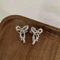 Par de mini pinzas para el cabello en metal plateado pulido con elegante diseño de lazo - Plata/Par