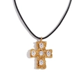 18K vergulde stalen kruishanger met vijf kristallen aan een zwart koord ketting - Gehamerde Kruis Zwart Touw Ketting / Goud-Witte Zirkoon