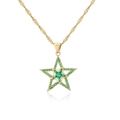 Collana placcata oro 18K con ciondolo a stella e zircone verde su sfondo bianco - Stile Pendente a Pentagramma / Oro/Verde