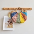 Borsa a cesto bohémien in paglia colorata con cuciture multicolori e manici tondi - Multicolore (Tono Cachi Piccolo)