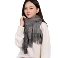 Bufanda gris lisa de tacto cachemira con suaves flecos para mujer en invierno - gris oscuro